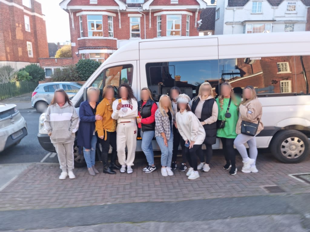 Minibus Hire With Driver South West London